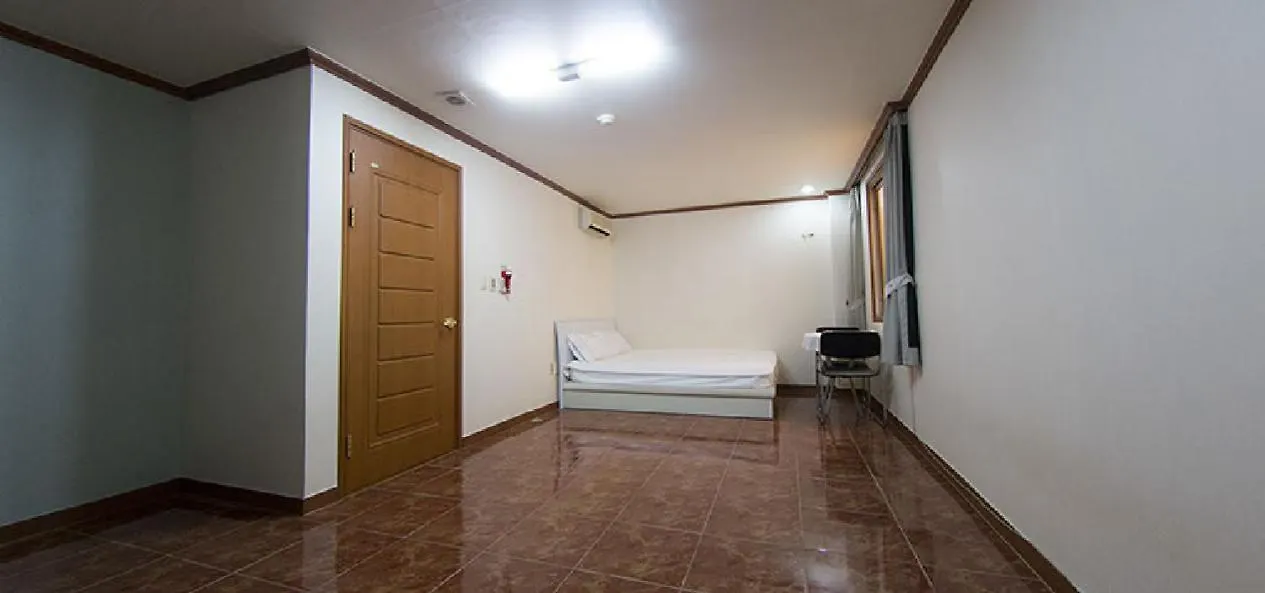 Motel Busan Station Centum Hotel